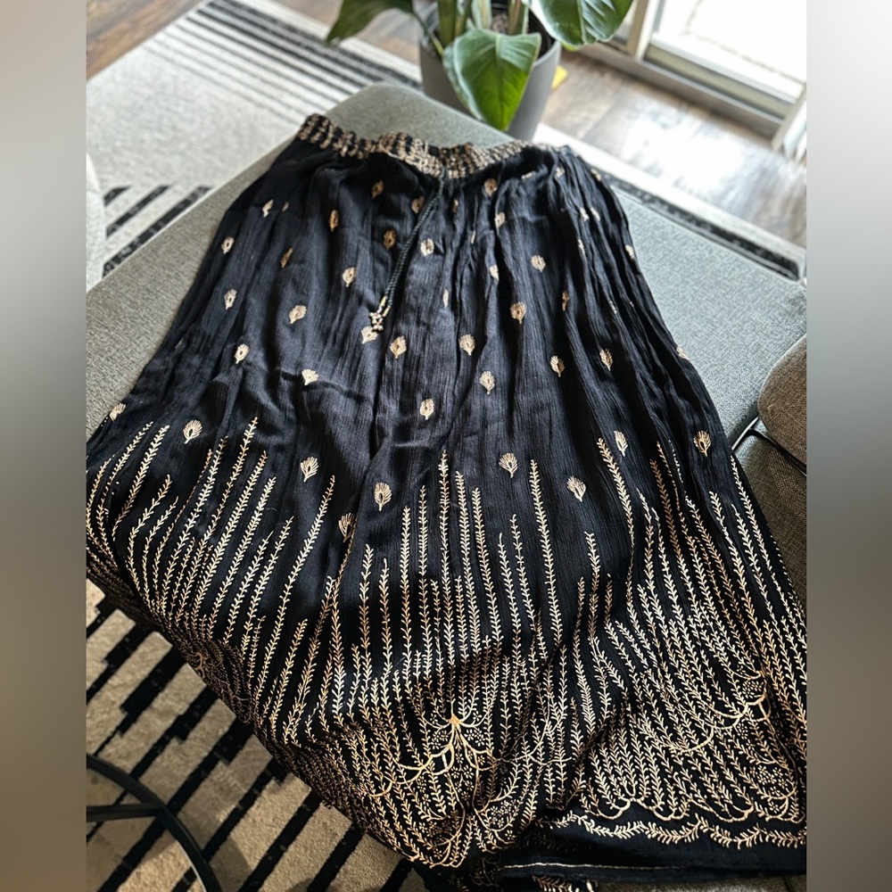 Elegant Black and Gold Women's Skirt